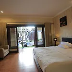 4 Bedroom Villa With Pool In The Center Of Seminyak