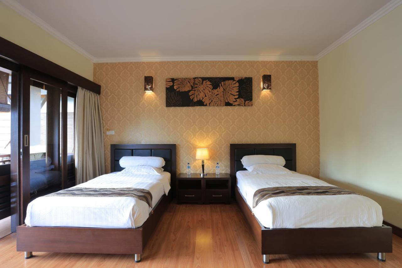 Villa 4 Bedroom With Pool In The Center Of Seminyak (Bali)