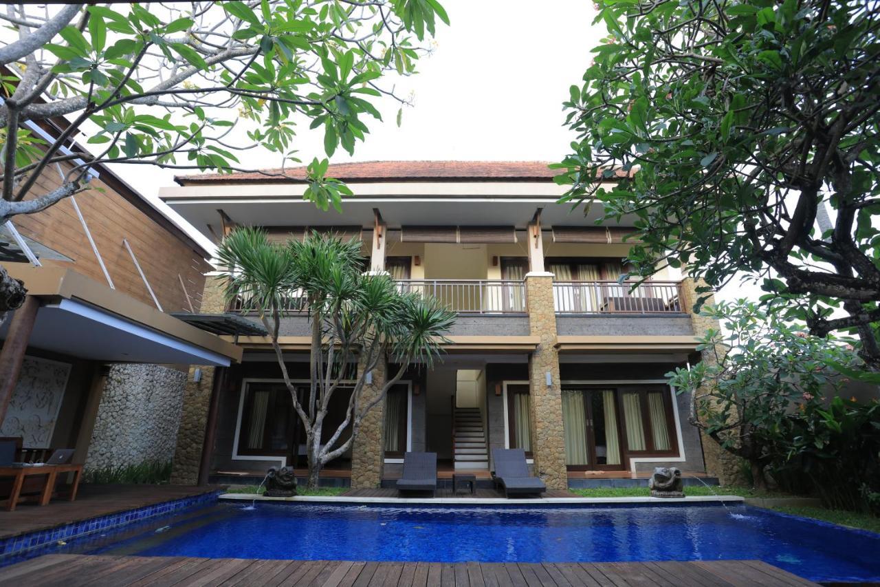 Villa 4 Bedroom With Pool In The Center Of Seminyak (Bali)