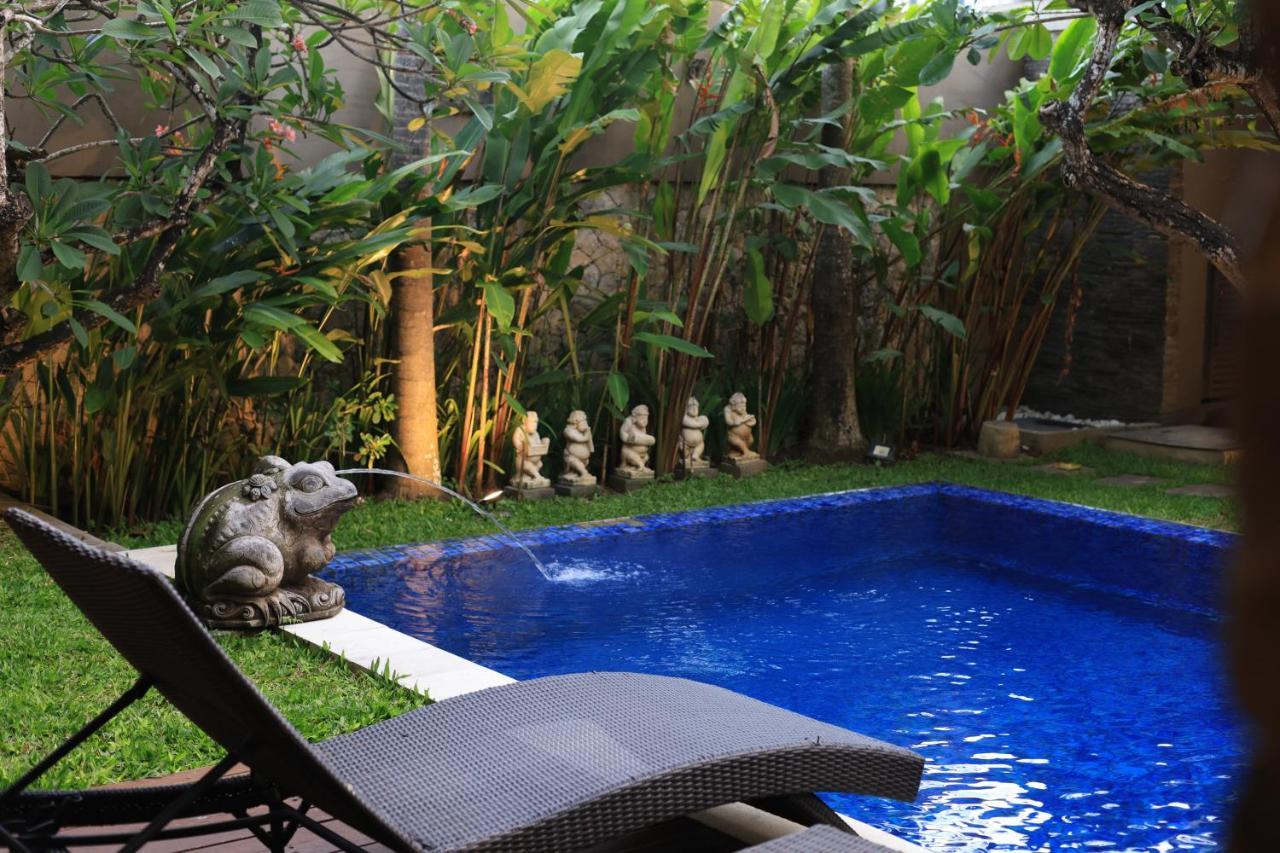4 Bedroom With Pool In The Center Of *