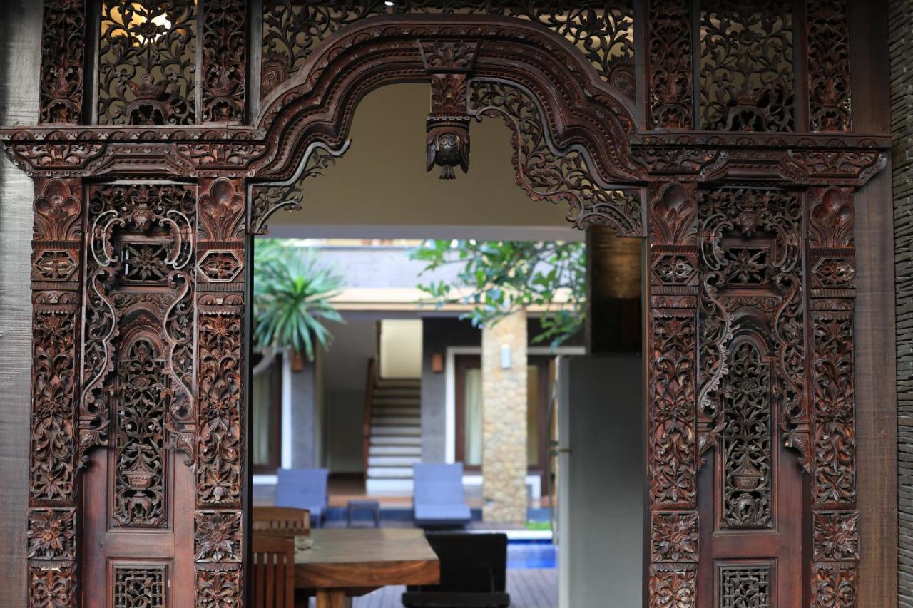 4 Bedroom With Pool In The Center Of