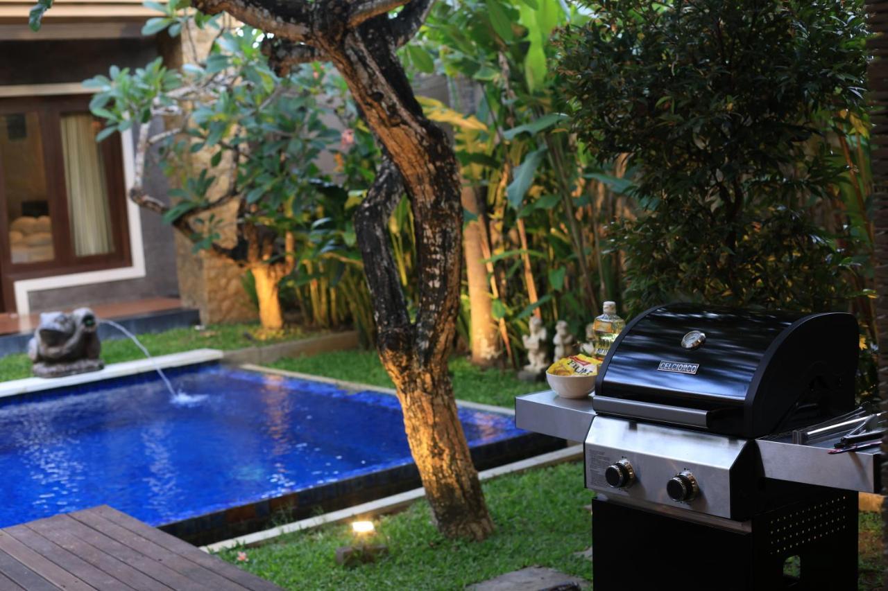 4 Bedroom With Pool In The Center Of Villa Seminyak (Bali)